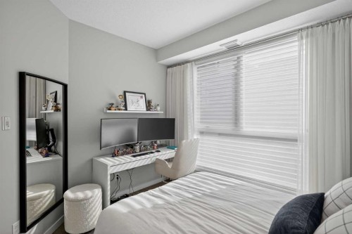 302-2231 Mahogany Boulevard Se, Calgary, AB - Indoor Photo Showing Bedroom