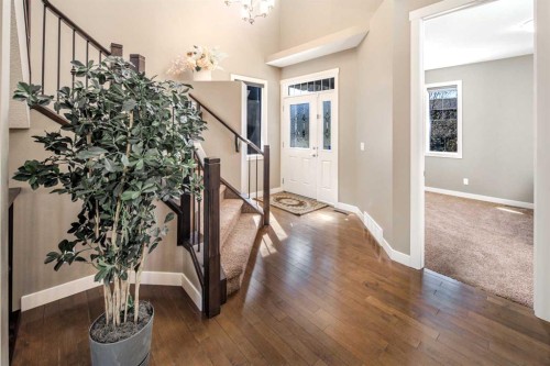 10 Aspenshire Place Sw, Calgary, AB - Indoor Photo Showing Other Room