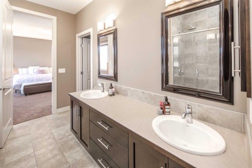10 Aspenshire Place Sw, Calgary, AB - Indoor Photo Showing Bathroom