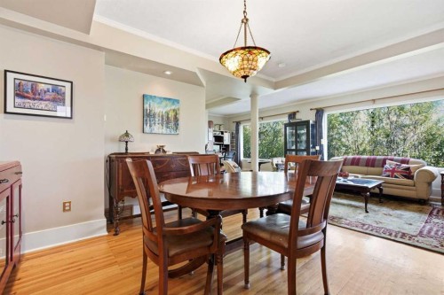 1909 21 Avenue Sw, Calgary, AB - Indoor Photo Showing Dining Room