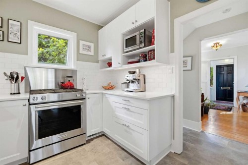 1909 21 Avenue Sw, Calgary, AB - Indoor Photo Showing Kitchen