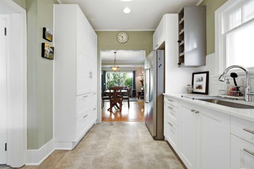1909 21 Avenue Sw, Calgary, AB - Indoor Photo Showing Kitchen