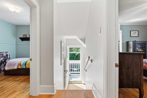 1909 21 Avenue Sw, Calgary, AB - Indoor
