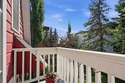 1909 21 Avenue Sw, Calgary, AB - Outdoor With Balcony