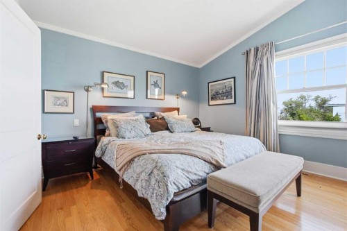 1909 21 Avenue Sw, Calgary, AB - Indoor Photo Showing Bedroom