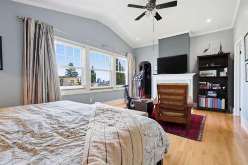 1909 21 Avenue Sw, Calgary, AB - Indoor Photo Showing Bedroom