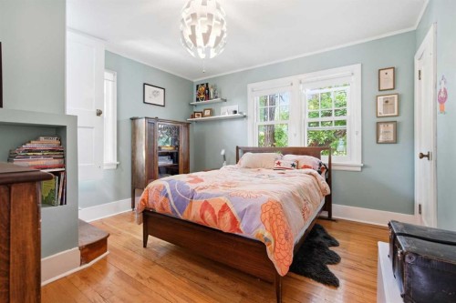 1909 21 Avenue Sw, Calgary, AB - Indoor Photo Showing Bedroom