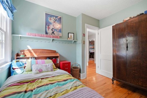 1909 21 Avenue Sw, Calgary, AB - Indoor Photo Showing Bedroom