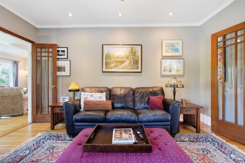 1909 21 Avenue Sw, Calgary, AB - Indoor Photo Showing Living Room
