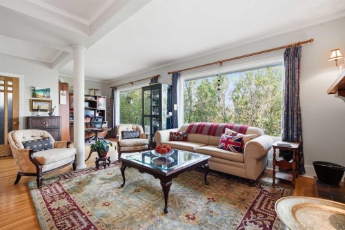 1909 21 Avenue Sw, Calgary, AB - Indoor Photo Showing Living Room