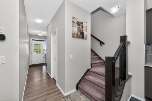 19 Cityline Heath Ne, Calgary, AB - Indoor Photo Showing Other Room