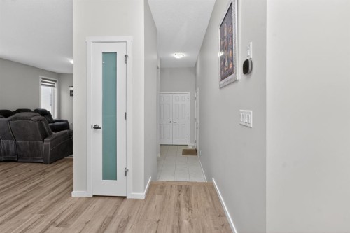 19 Cityline Heath Ne, Calgary, AB - Indoor Photo Showing Other Room