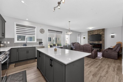 19 Cityline Heath Ne, Calgary, AB - Indoor Photo Showing Kitchen With Upgraded Kitchen