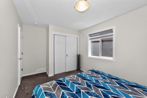 19 Cityline Heath Ne, Calgary, AB - Indoor Photo Showing Bedroom