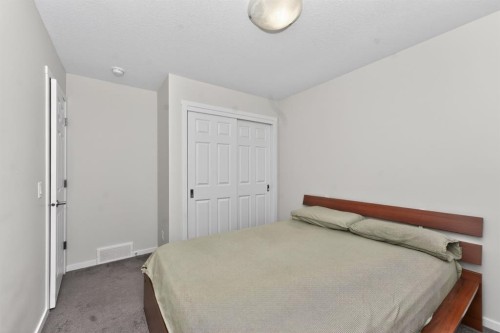 19 Cityline Heath Ne, Calgary, AB - Indoor Photo Showing Bedroom