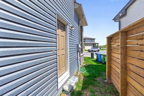19 Cityline Heath Ne, Calgary, AB - Outdoor