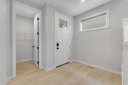 45 Carringsby Landing Nw, Calgary, AB - Indoor Photo Showing Other Room