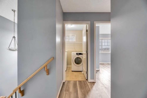 142 Ranch Ridge Court, Strathmore, AB - Indoor Photo Showing Laundry Room
