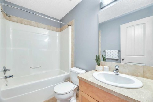 142 Ranch Ridge Court, Strathmore, AB - Indoor Photo Showing Bathroom