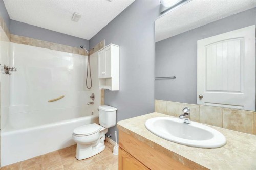 142 Ranch Ridge Court, Strathmore, AB - Indoor Photo Showing Bathroom