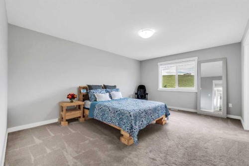 236 Nolanhurst Crescent Nw, Calgary, AB - Indoor Photo Showing Bedroom