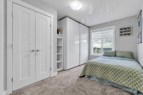 236 Nolanhurst Crescent Nw, Calgary, AB - Indoor Photo Showing Bedroom