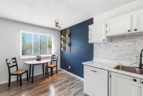 6503 Ranchview Drive Nw, Calgary, AB - Indoor Photo Showing Kitchen