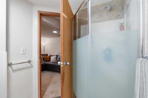 6503 Ranchview Drive Nw, Calgary, AB - Indoor Photo Showing Other Room