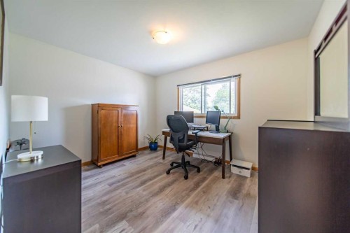 84 Waterloo Drive Sw, Calgary, AB - Indoor Photo Showing Office