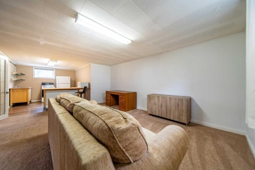 84 Waterloo Drive Sw, Calgary, AB - Indoor