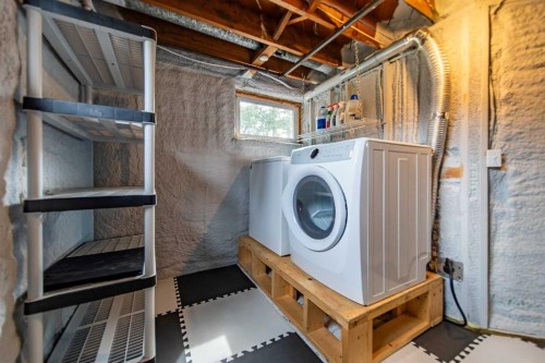 84 Waterloo Drive Sw, Calgary, AB - Indoor Photo Showing Laundry Room