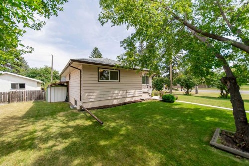 84 Waterloo Drive Sw, Calgary, AB - Outdoor