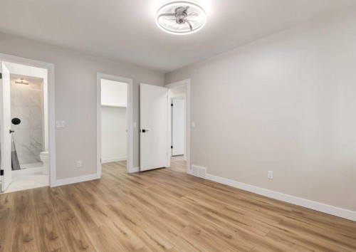 7956 71 Avenue Nw, Calgary, AB - Indoor Photo Showing Other Room