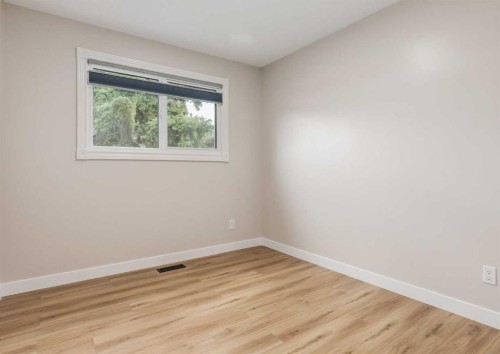 7956 71 Avenue Nw, Calgary, AB - Indoor Photo Showing Other Room