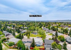 7956 71 Avenue NW Calgary, AB T3B 4J3
