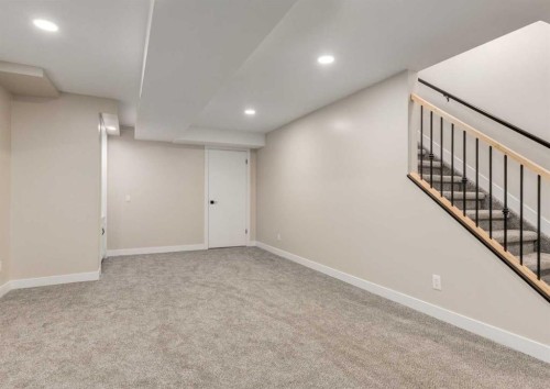 7956 71 Avenue Nw, Calgary, AB - Indoor