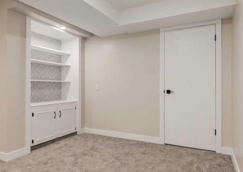 7956 71 Avenue Nw, Calgary, AB - Indoor Photo Showing Other Room