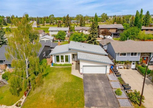 7956 71 Avenue Nw, Calgary, AB - Outdoor