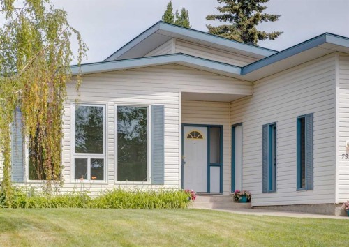 7956 71 Avenue Nw, Calgary, AB - Outdoor