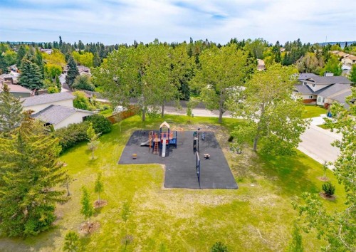 7956 71 Avenue Nw, Calgary, AB - Outdoor With View