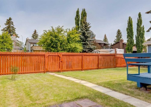 7956 71 Avenue Nw, Calgary, AB - Outdoor