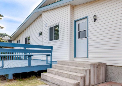 7956 71 Avenue Nw, Calgary, AB - Outdoor With Exterior