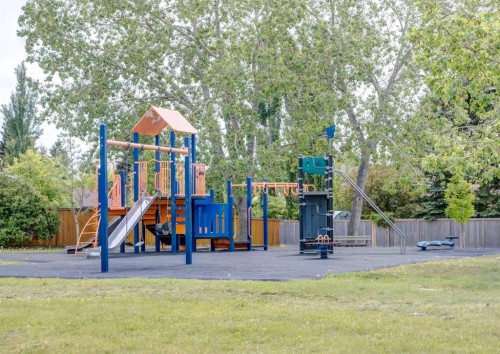 7956 71 Avenue Nw, Calgary, AB - Outdoor