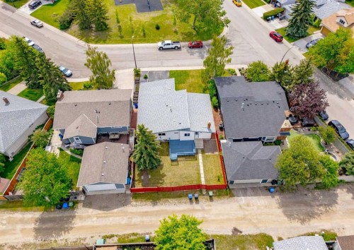 7956 71 Avenue Nw, Calgary, AB - Outdoor With View
