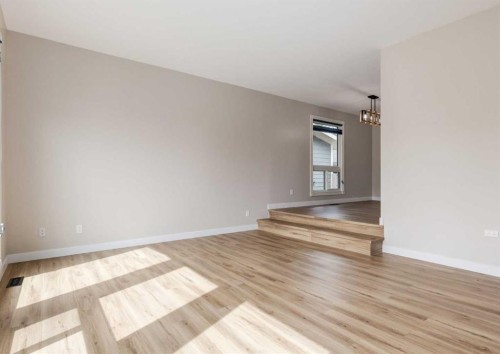7956 71 Avenue Nw, Calgary, AB - Indoor Photo Showing Other Room