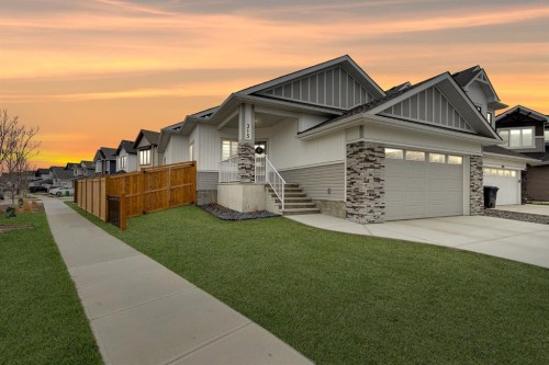 315 Monterey Place SE High River, AB T1V 0H6