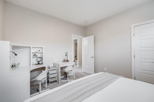 315 Monterey Place Se, High River, AB - Indoor Photo Showing Bedroom
