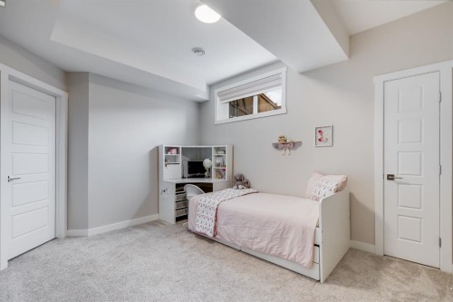 315 Monterey Place Se, High River, AB - Indoor Photo Showing Bedroom