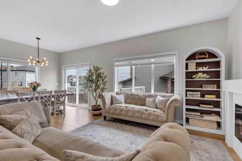 315 Monterey Place Se, High River, AB - Indoor Photo Showing Living Room