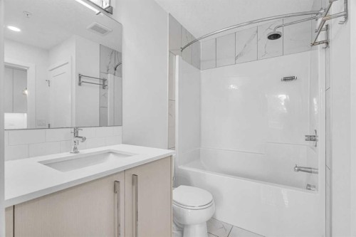 1119-76 Cornerstone Passage Ne, Calgary, AB - Indoor Photo Showing Bathroom